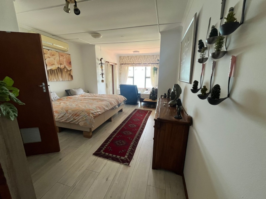  Bedroom Property for Sale in Mountainside Western Cape
